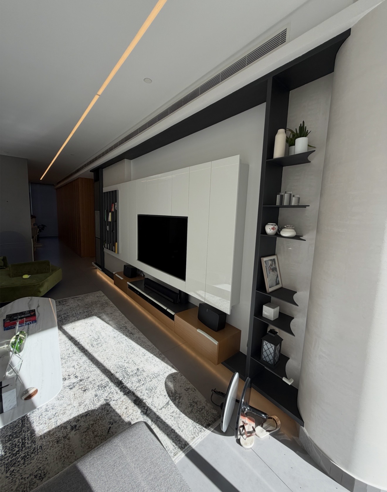 MARINA VIEW | DOWNTOWN | BEIRUT | LEBANON | APARTMENT FOR RENT | MODERN | UPGRADED | SEMI-FURNISHED | FOR RENT |