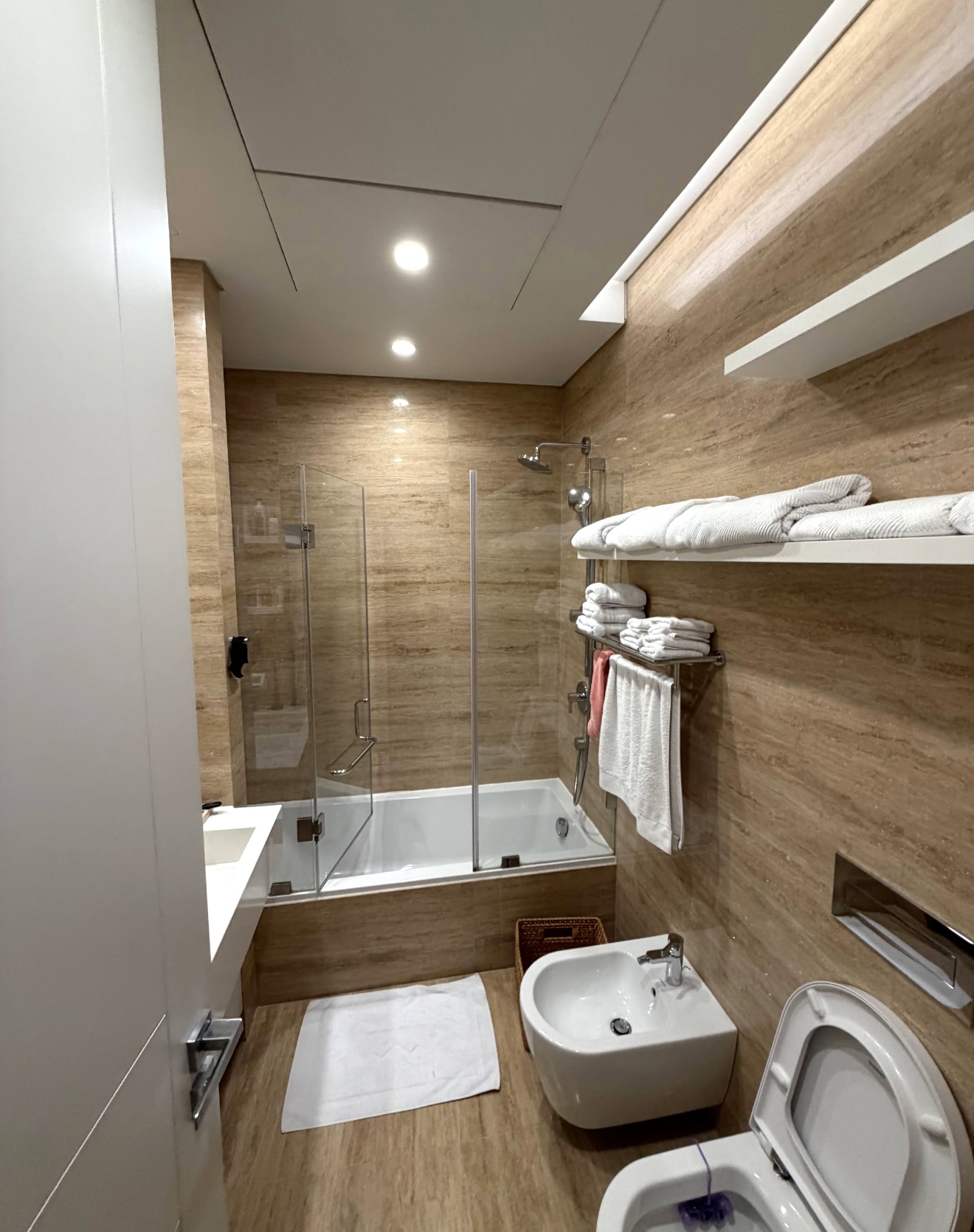 PLACE PASTEUR | FOR SALE | 3 BEDS | UPGRADED | ACHRAFIEH | GEMMAYZEH