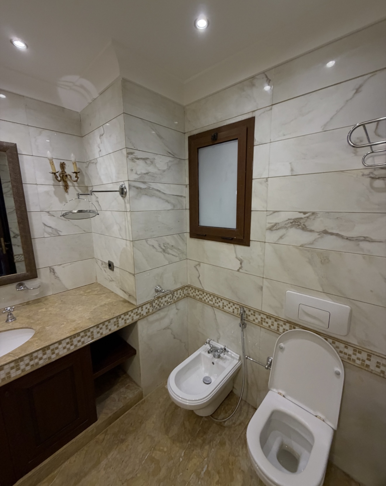 Screenshot HIGH FLOOR | UPGRADED | APARTMENT FOR RENT | DOWNTOWN | BEIRUT | SOLIDERE