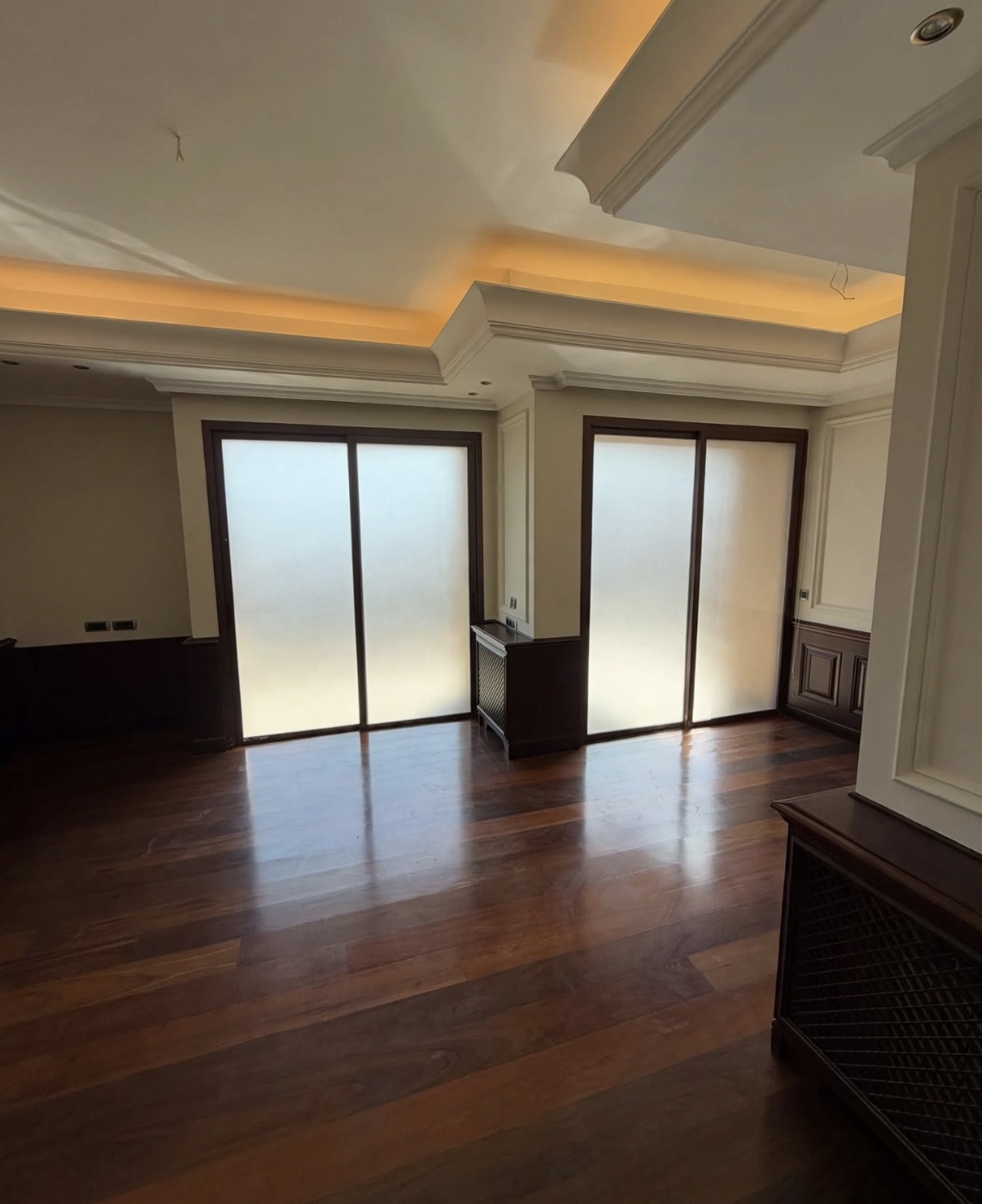 Screenshot HIGH FLOOR | UPGRADED | APARTMENT FOR RENT | DOWNTOWN | BEIRUT | SOLIDERE