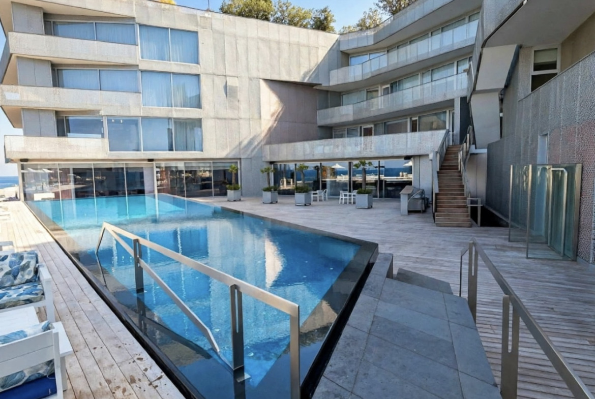 LE YACHT CLUB | BEIRUT | DOWNTOWN | ZAYTUNAY BAY | FULL MARINA VIEW